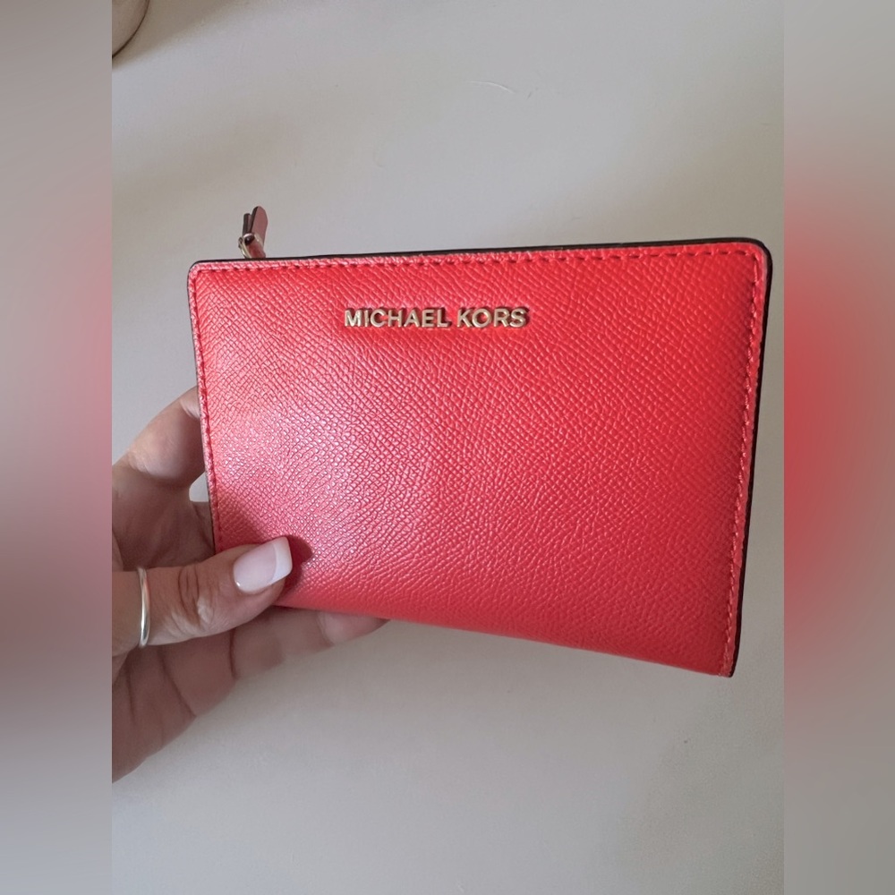 SALE MICHAEL KORS Versatile Color Block Saffiano Leather Wallet With Card Holder - Picture 4 of 15